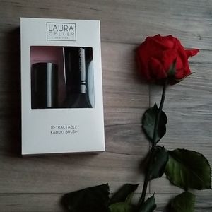 Retractable Kabuki Brush